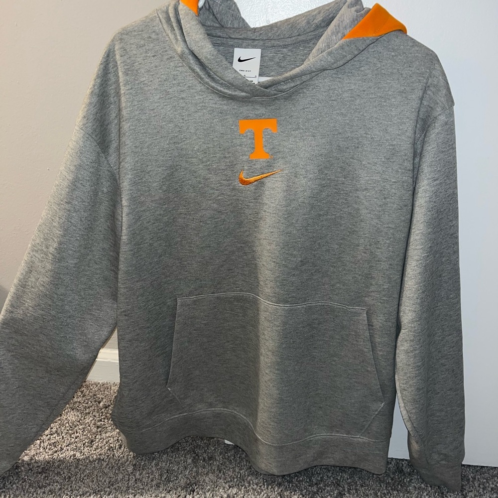 Women’s large Nike Tennessee hoodie